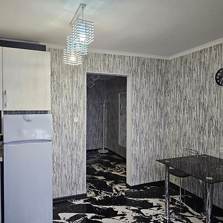 Black And White Apartment Кишинёв Экстерьер фото