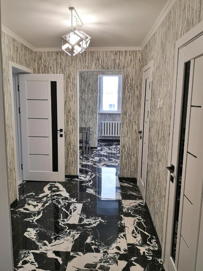 Black And White Apartment Кишинёв Экстерьер фото
